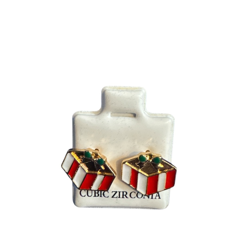 4 Festive Earrings Set - Red, Green, Gold 4 pairs - Picture 4 of 5